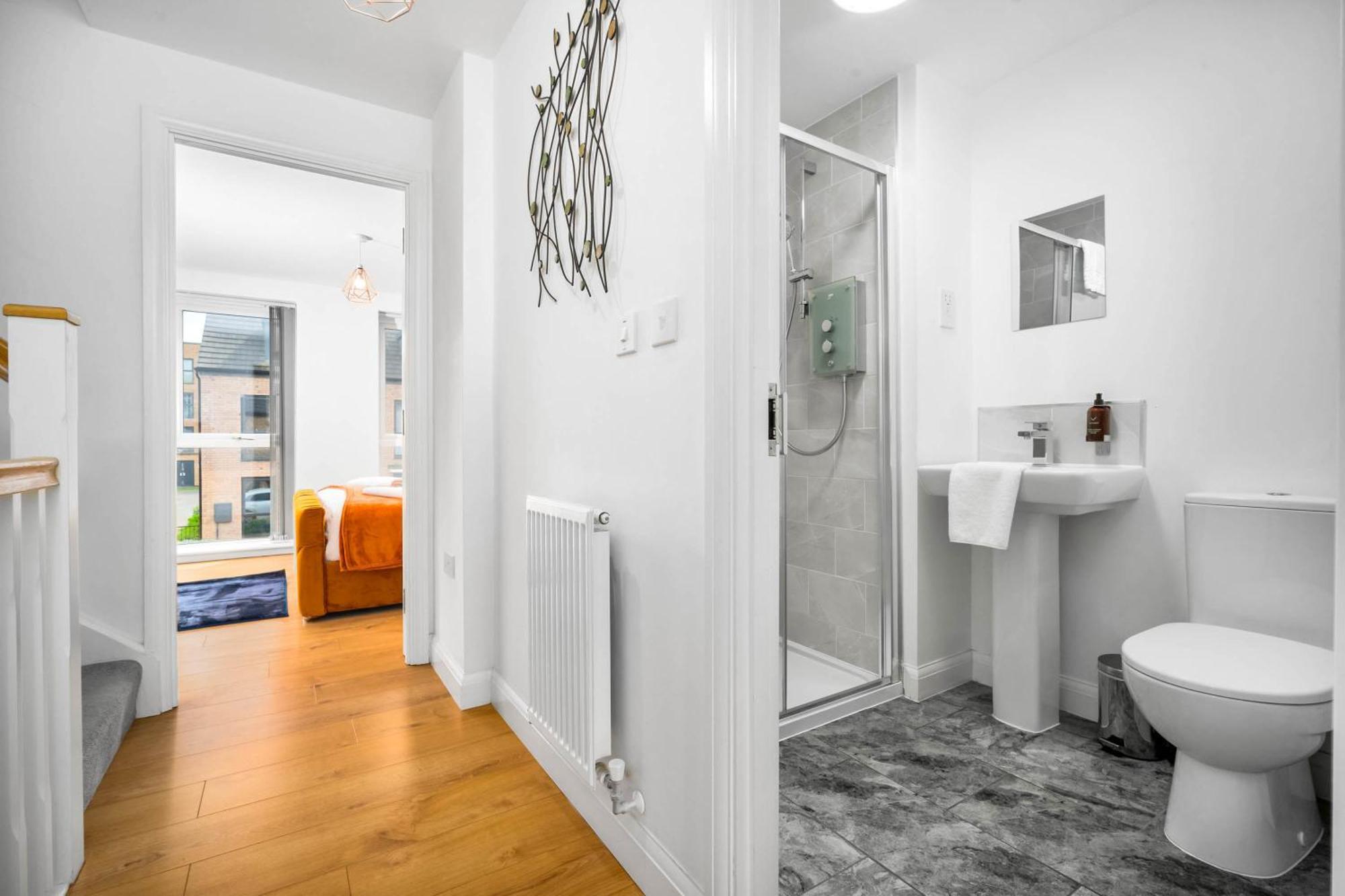 Luxury City Centre 5 Bed House With En-Suite, Bbq, On-Site Parking By Azura Nights Birmingham Luaran gambar